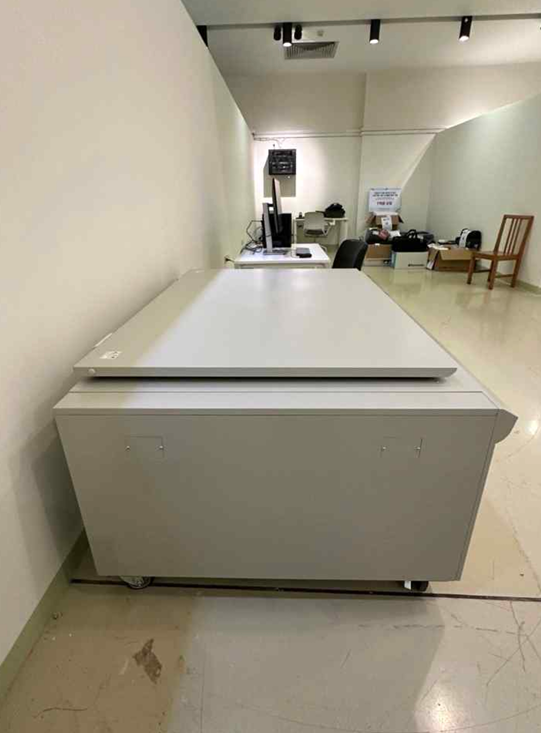 한국전통문화대학교가 이집트 유물최고위원회(SCA)에 기증한 디지털화 기자재(대형평판 스캐너)