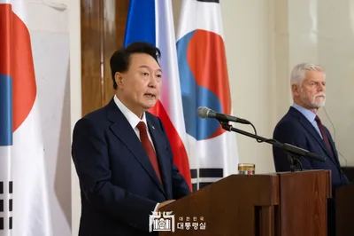 윤석열 대통령, 체코와 전략적 협력 강화: 두코바니 원전 건설 계기로 미래 협력 확대
