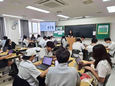 사자가온다, 수원 대평고서 생성형 AI 활용 진로캠프 운영… “AI와 함께 나를 발견하고 미래를 설계하다”